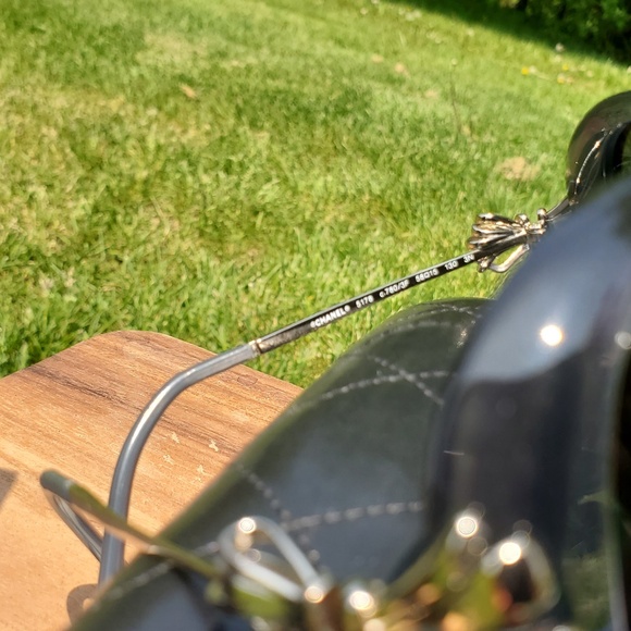 CHANEL (BOW) SUNGLASSES - Picture 9 of 12